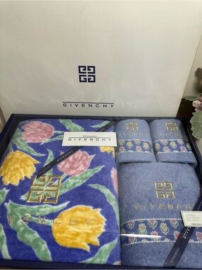 Givenchy Blue Floral Luxury Towel Gift Set